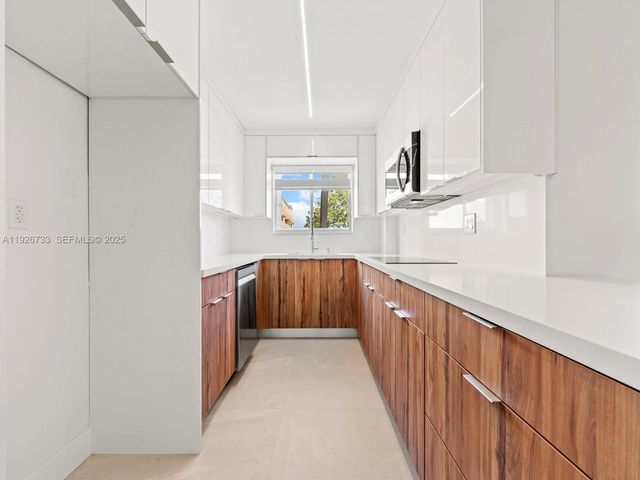 4854 NW 7th St 206, Miami, FL 33126