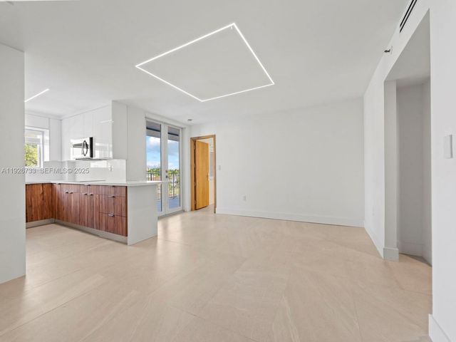 4854 NW 7th St 206, Miami, FL 33126