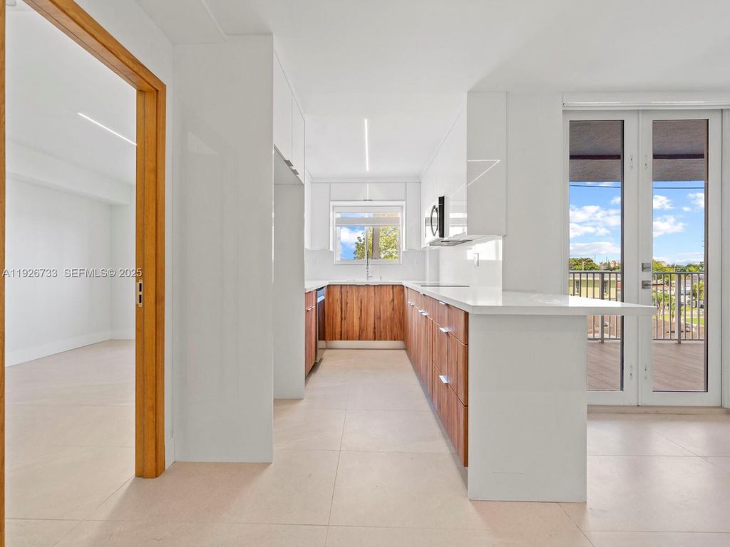 4854 NW 7th St 206, Miami, FL 33126