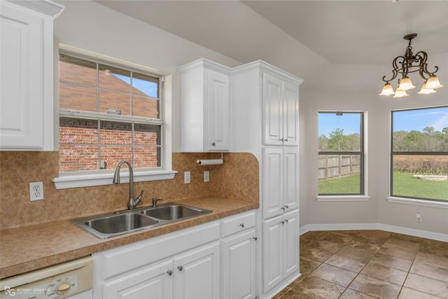 2210 Stockwell Road, Bossier City, LA 71111