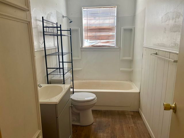 704 WILSON ST, Henderson, TX 75652