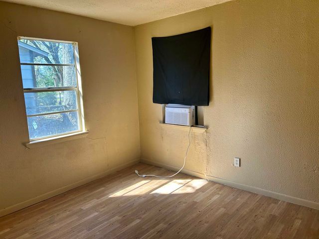 704 WILSON ST, Henderson, TX 75652