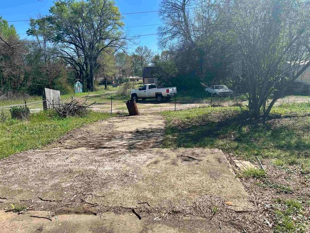 704 WILSON ST, Henderson, TX 75652