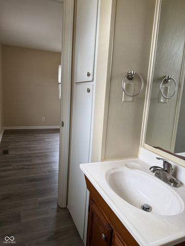 621 Aberdeen Drive, Indianapolis, IN 46241