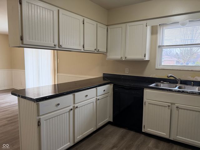 621 Aberdeen Drive, Indianapolis, IN 46241