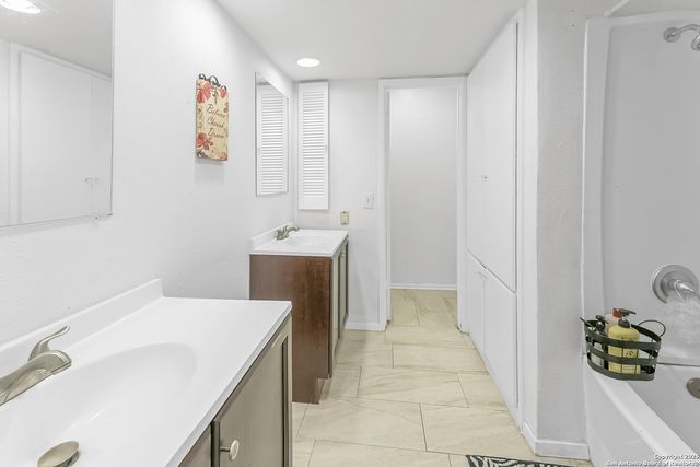 3803 Barrington St Apt 5B, San Antonio, TX 78217