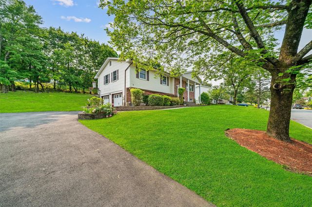 11 Hillside Drive, Thiells, NY 10984