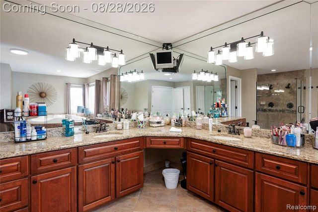 63520 Georgetowne, Washington, MI 48095