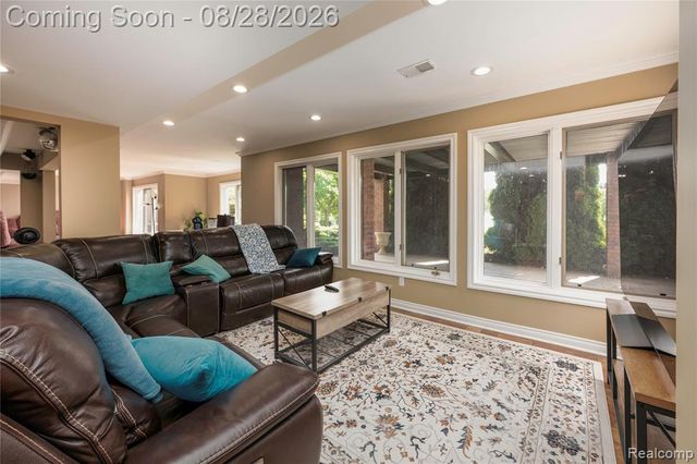 63520 Georgetowne, Washington, MI 48095