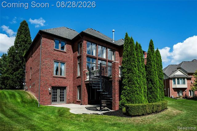 63520 Georgetowne, Washington, MI 48095