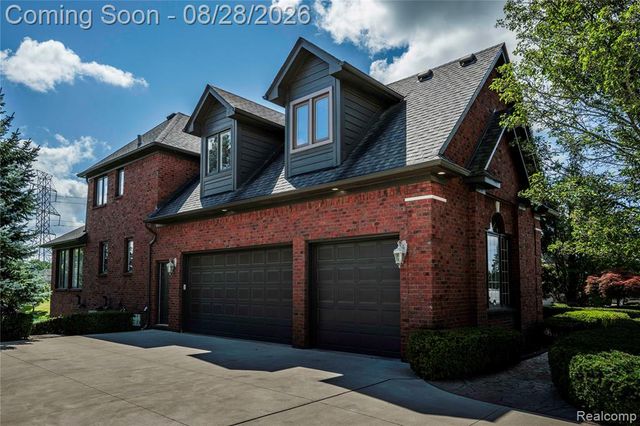 63520 Georgetowne, Washington, MI 48095