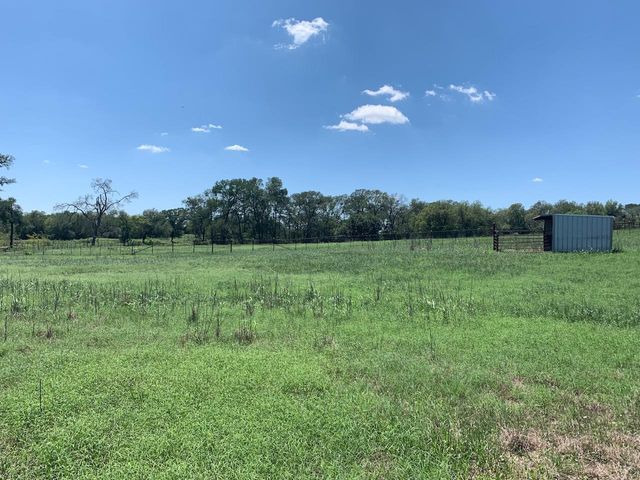 133 Clearfork RD, Lockhart, TX 78644