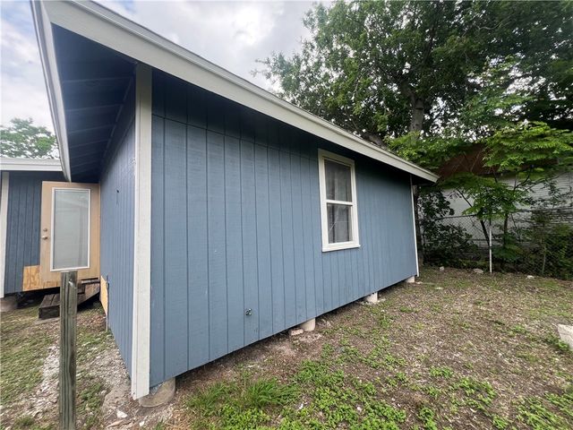 1217 12th St, Corpus Christi, TX 78404