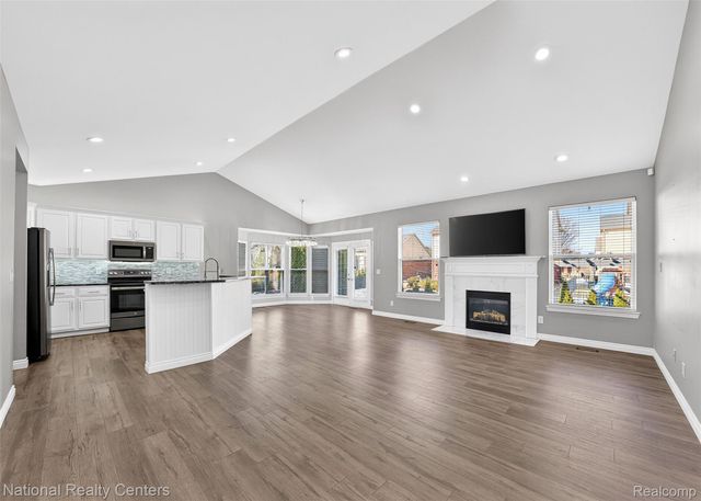 6871 Haymarket, Shelby Charter Township, MI 48317