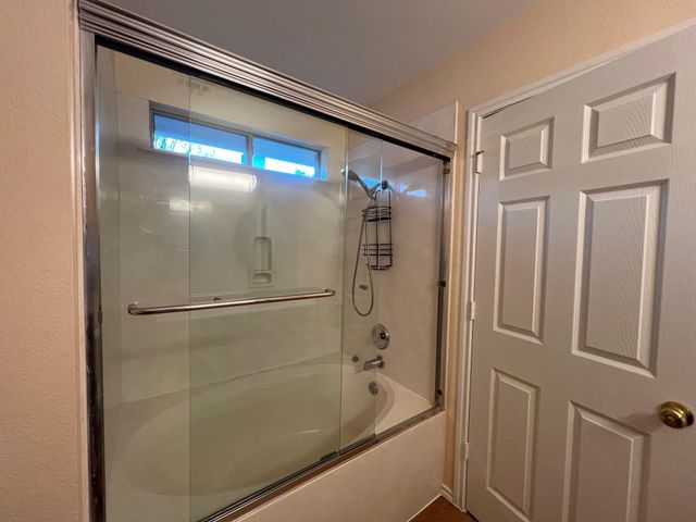 120 Salado DR, Kyle, TX 78640