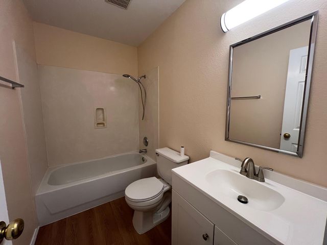 120 Salado DR, Kyle, TX 78640