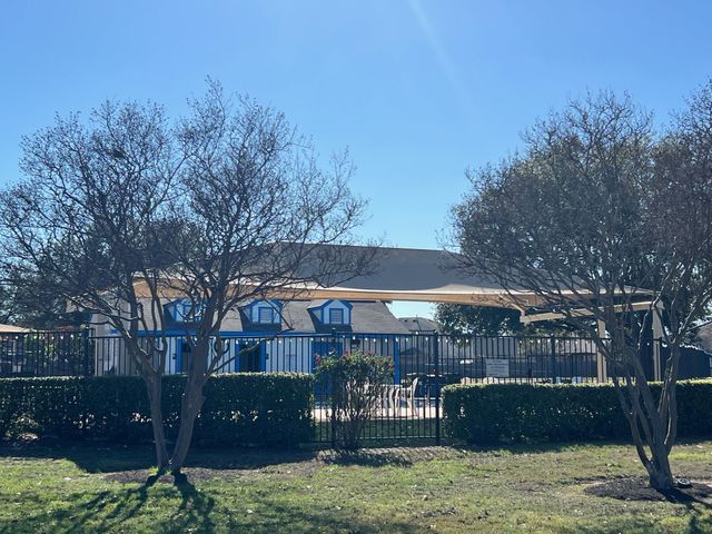 120 Salado DR, Kyle, TX 78640