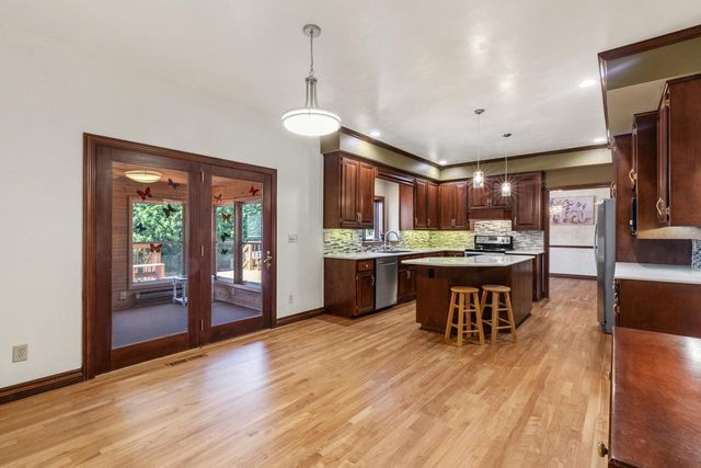 1498 PARKWAY DRIVE, Green Bay, WI 54304