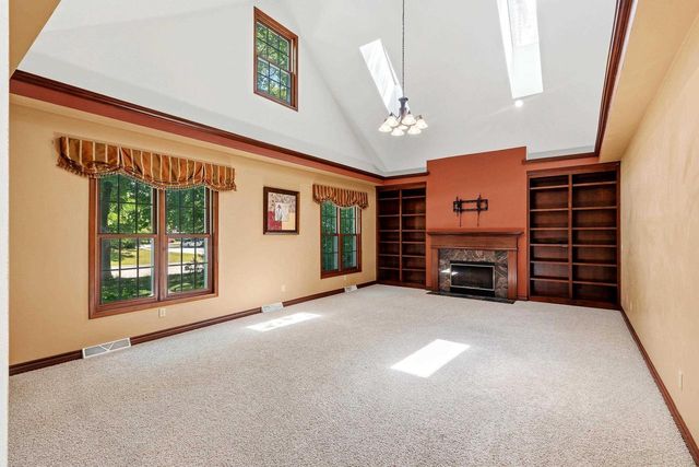 1498 PARKWAY DRIVE, Green Bay, WI 54304