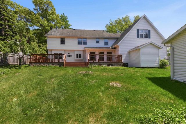1498 PARKWAY DRIVE, Green Bay, WI 54304