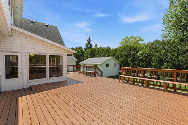 1498 PARKWAY DRIVE, Green Bay, WI 54304