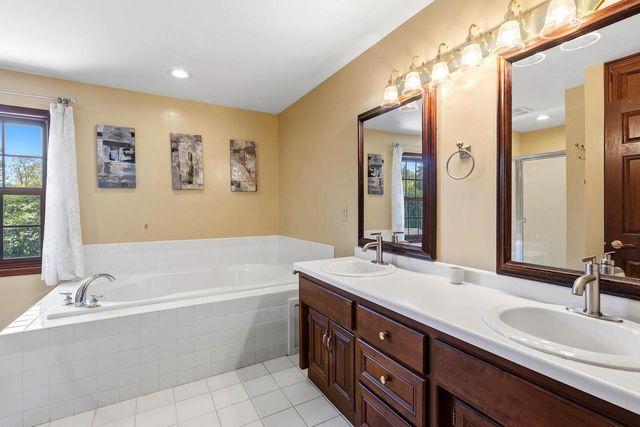 1498 PARKWAY DRIVE, Green Bay, WI 54304
