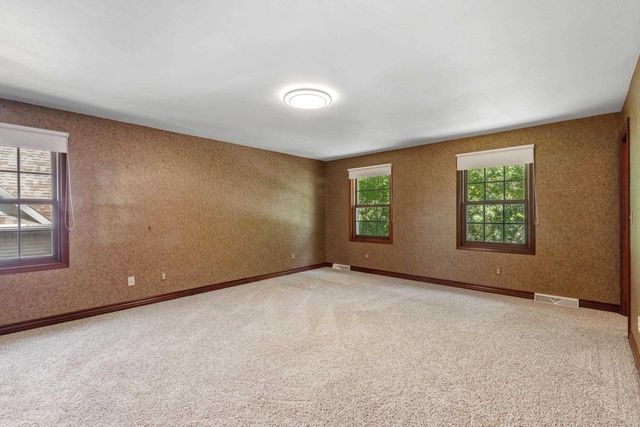 1498 PARKWAY DRIVE, Green Bay, WI 54304