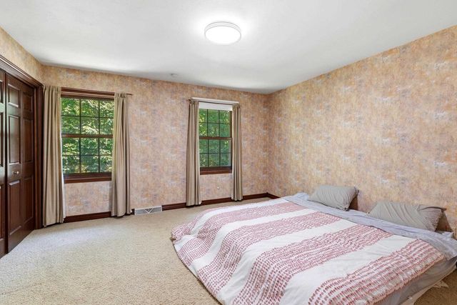 1498 PARKWAY DRIVE, Green Bay, WI 54304