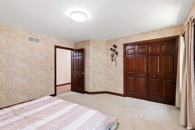 1498 PARKWAY DRIVE, Green Bay, WI 54304