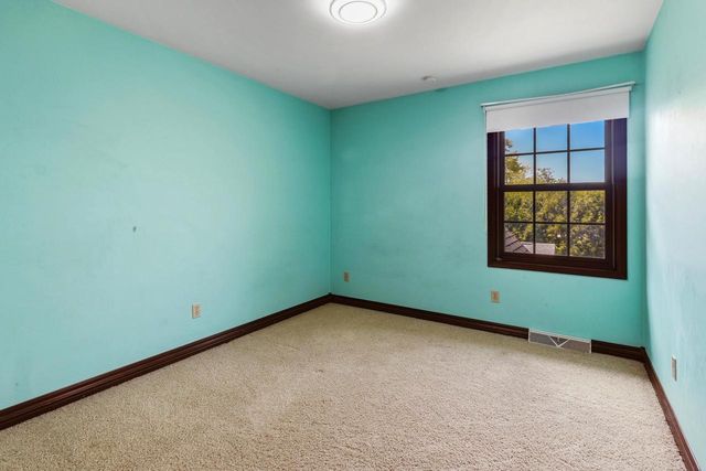 1498 PARKWAY DRIVE, Green Bay, WI 54304