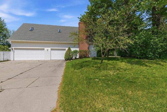 1498 PARKWAY DRIVE, Green Bay, WI 54304