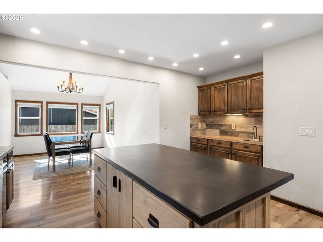 103 W HUMPHREY St, Yacolt, WA 98675