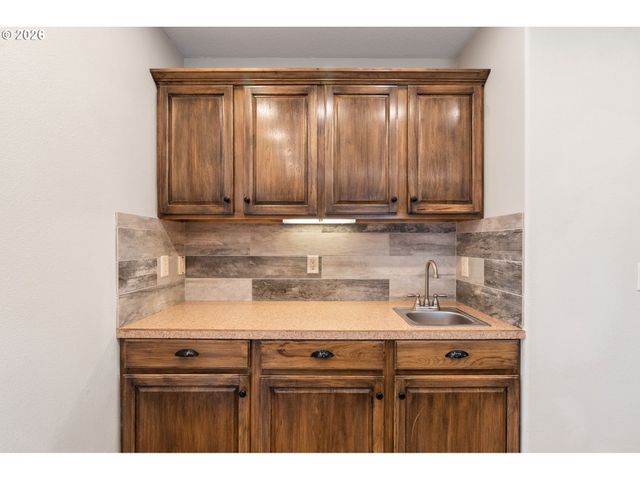 103 W HUMPHREY St, Yacolt, WA 98675