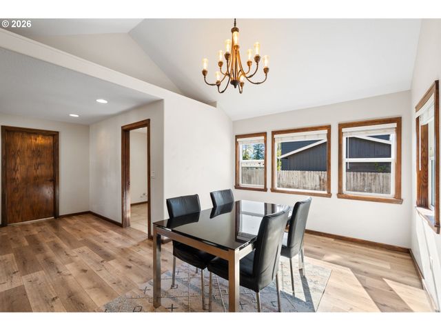 103 W HUMPHREY St, Yacolt, WA 98675