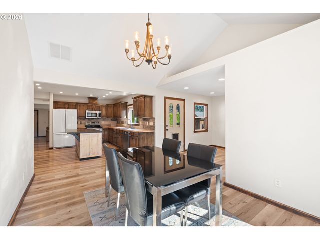103 W HUMPHREY St, Yacolt, WA 98675