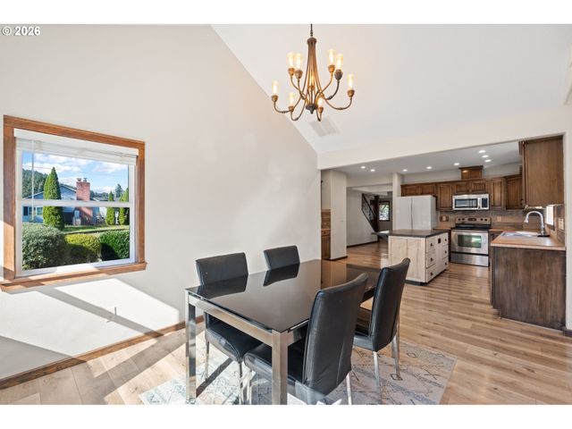 103 W HUMPHREY St, Yacolt, WA 98675