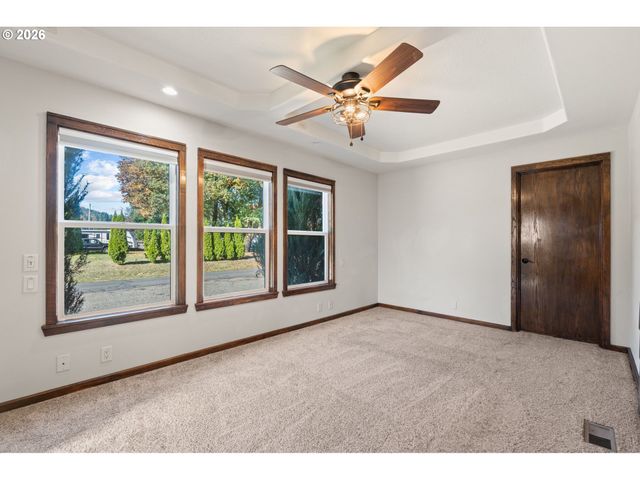103 W HUMPHREY St, Yacolt, WA 98675