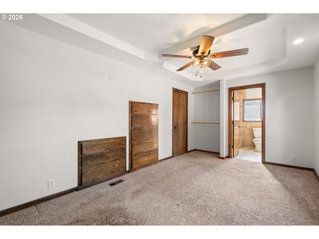 103 W HUMPHREY St, Yacolt, WA 98675