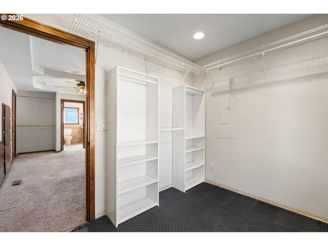 103 W HUMPHREY St, Yacolt, WA 98675