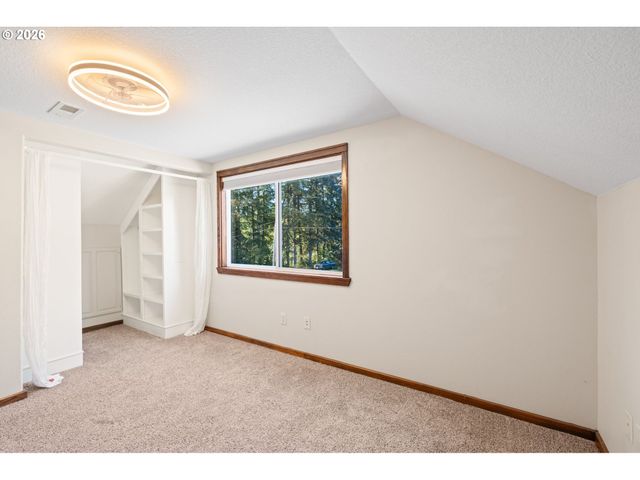 103 W HUMPHREY St, Yacolt, WA 98675