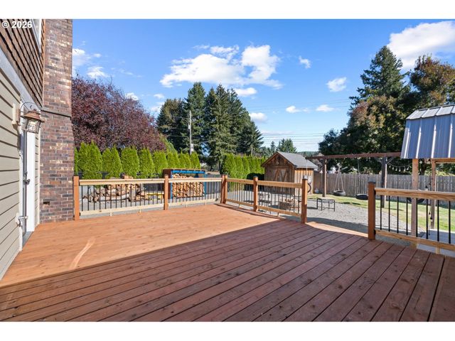 103 W HUMPHREY St, Yacolt, WA 98675