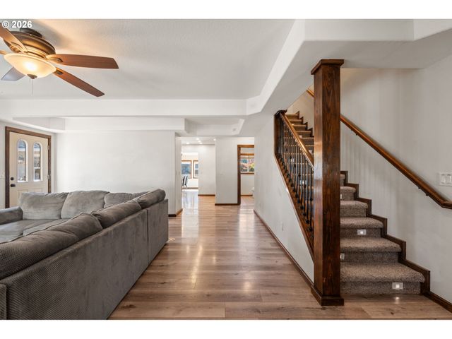 103 W HUMPHREY St, Yacolt, WA 98675