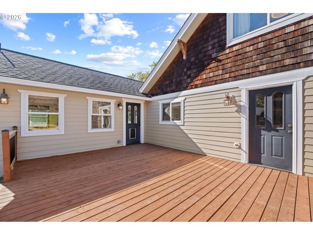 103 W HUMPHREY St, Yacolt, WA 98675