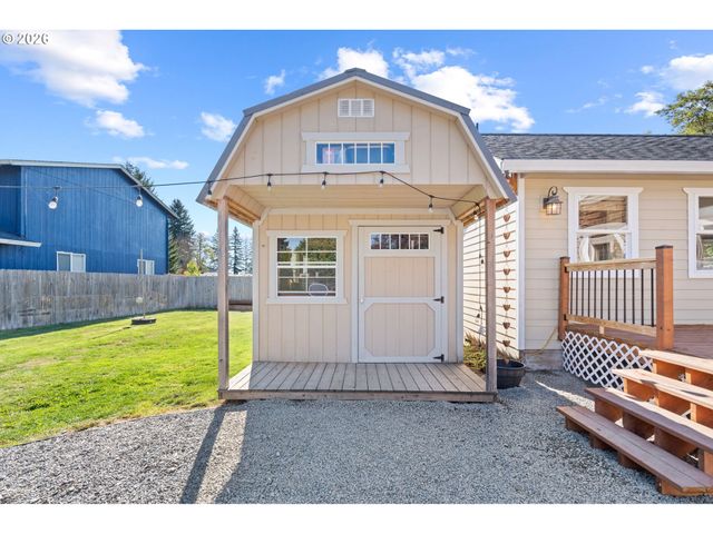 103 W HUMPHREY St, Yacolt, WA 98675