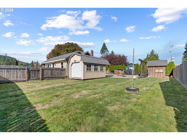 103 W HUMPHREY St, Yacolt, WA 98675