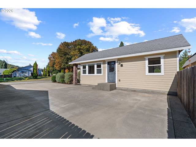 103 W HUMPHREY St, Yacolt, WA 98675