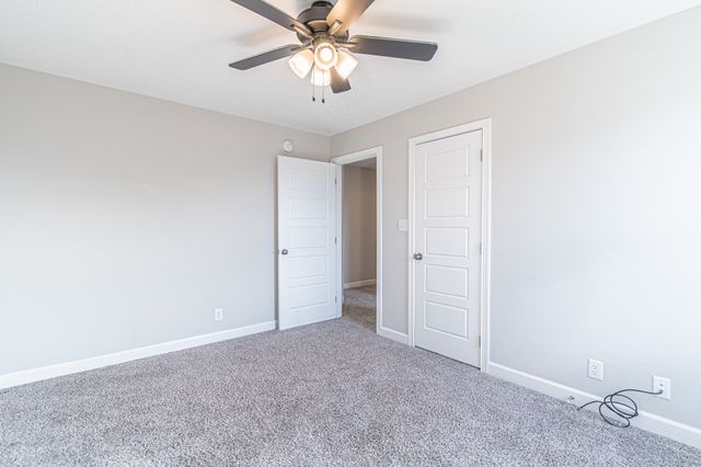 233 Cotoneaster Ln, Clarksville, TN 37043