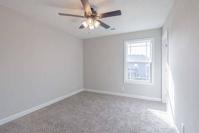 233 Cotoneaster Ln, Clarksville, TN 37043