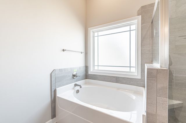 233 Cotoneaster Ln, Clarksville, TN 37043