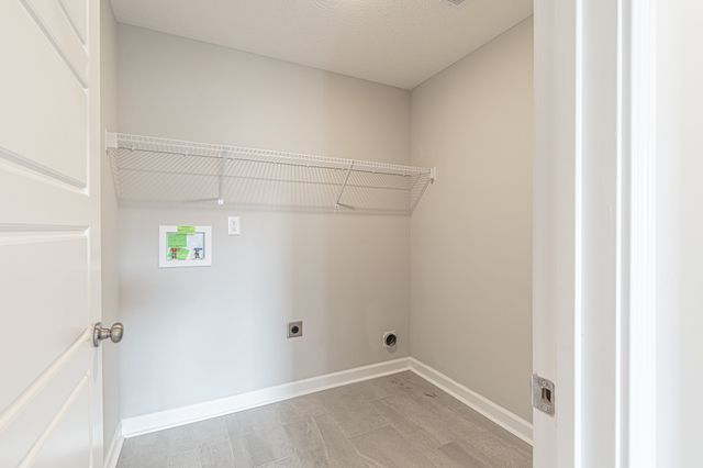 233 Cotoneaster Ln, Clarksville, TN 37043